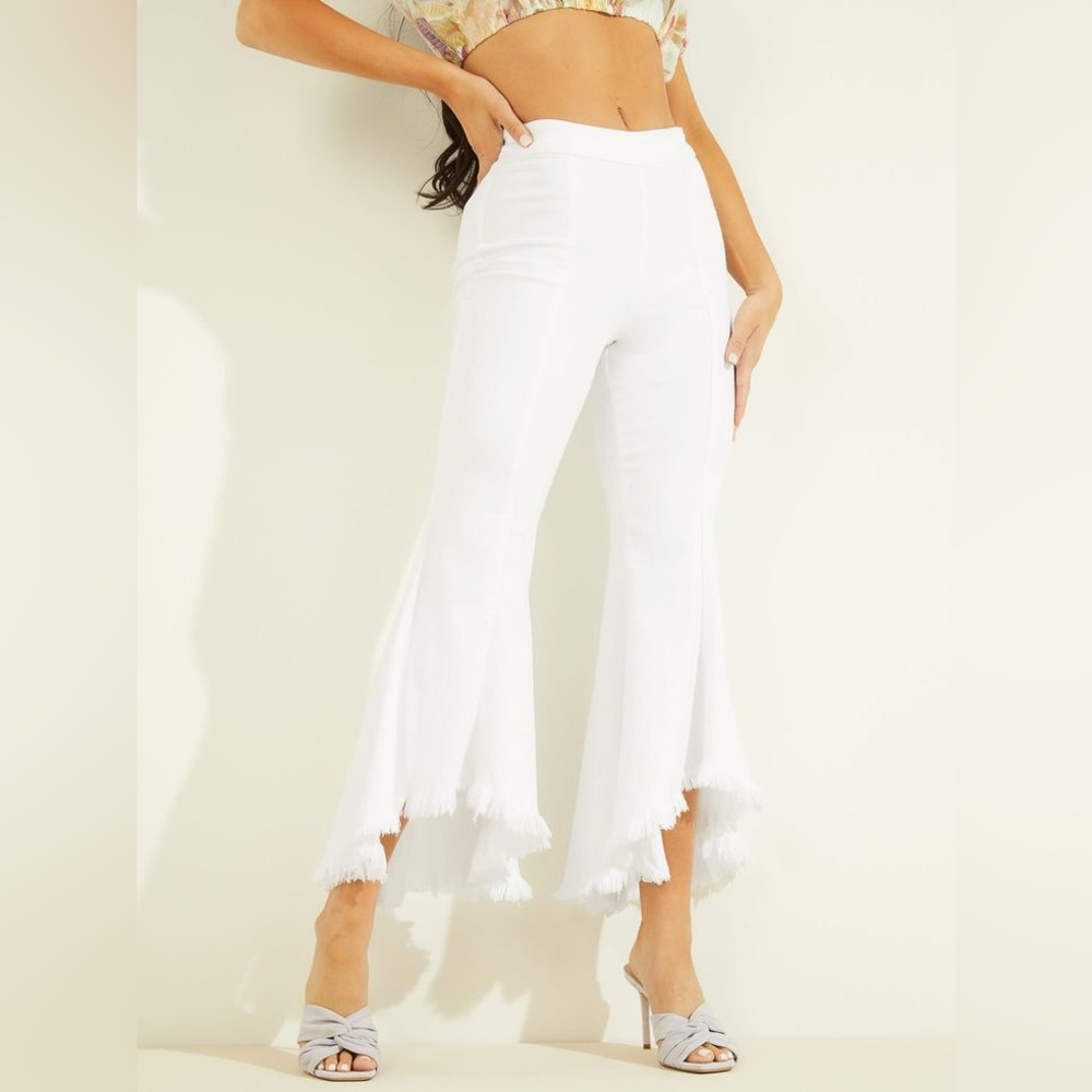 Guess Sofia 1981 High Wast Fray Hem Crop Flare Jeans - White